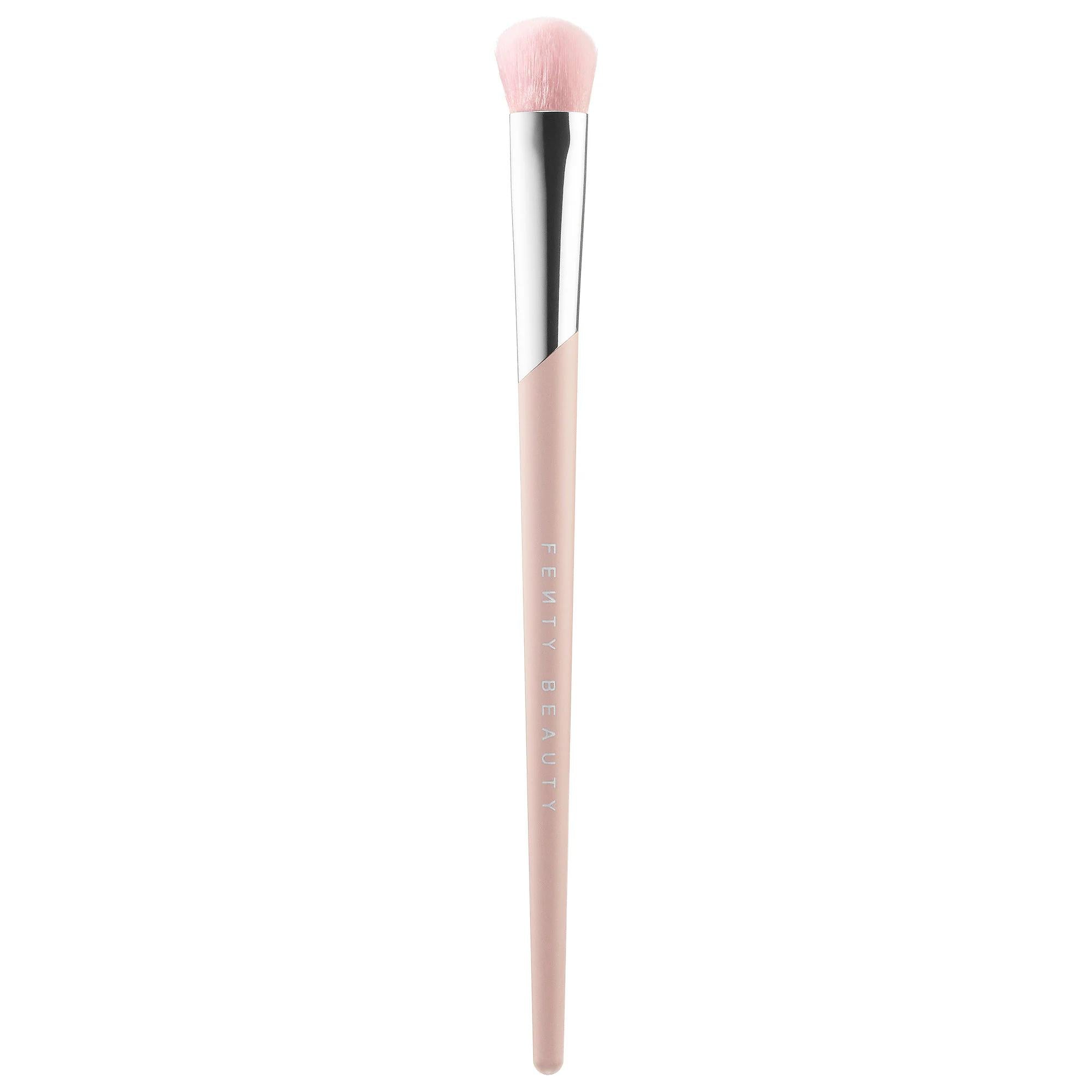 Precision Concealer Brush 180 - Softly Angled Synthetic Bristles for Precise Application - Cruelty-Free Makeup Tool