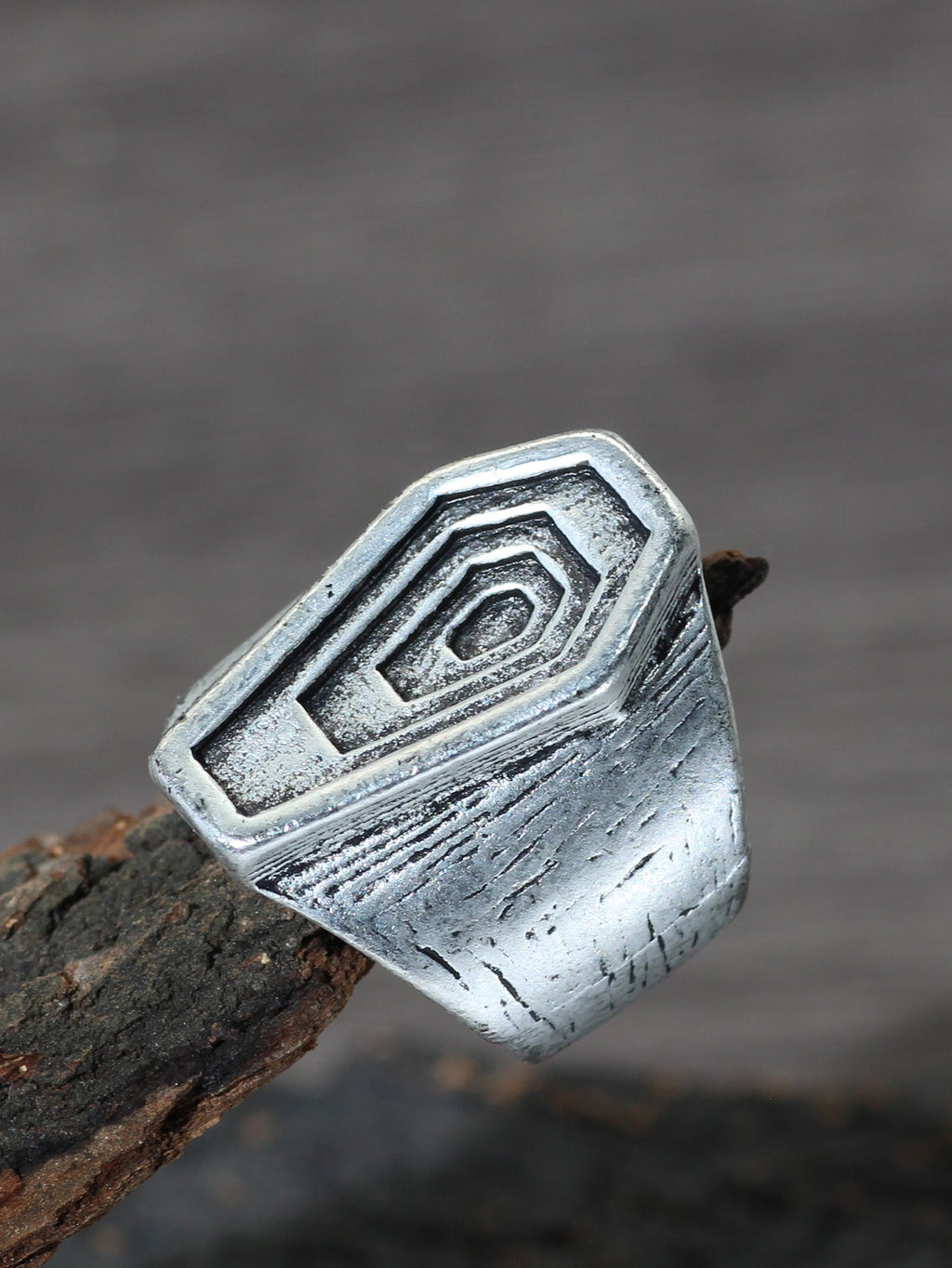 Creative Vintage-style Alloy Ring