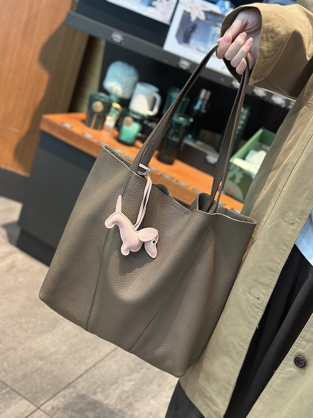 Top-grain Leather Tote Bag, High-end Feel, Large Capacity, Perfect For Commuting And Shopping, Casual And Minimalistic, Versatile Genuine Leather Mother-and-child Bag For Women