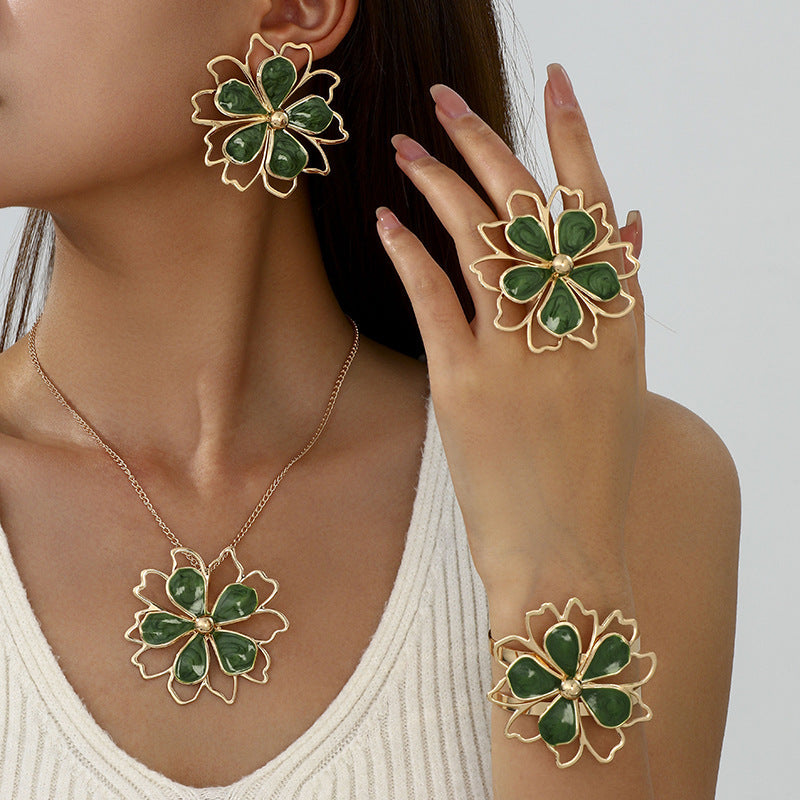 Three-dimensional Flower Ring Bracelet