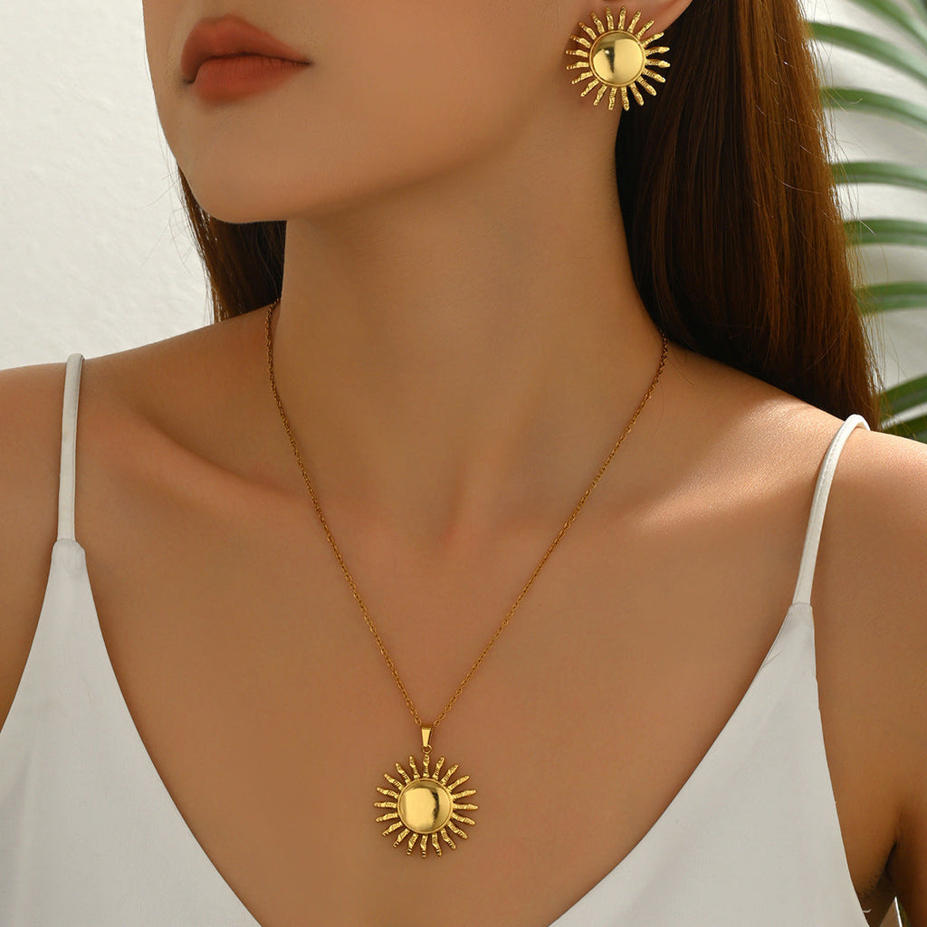 Cross-border European American Women Floral Jewelry Set, Unique Metal Sunflower Design Pendant Necklace And Matching Earrings Daily Accessories For Ladies