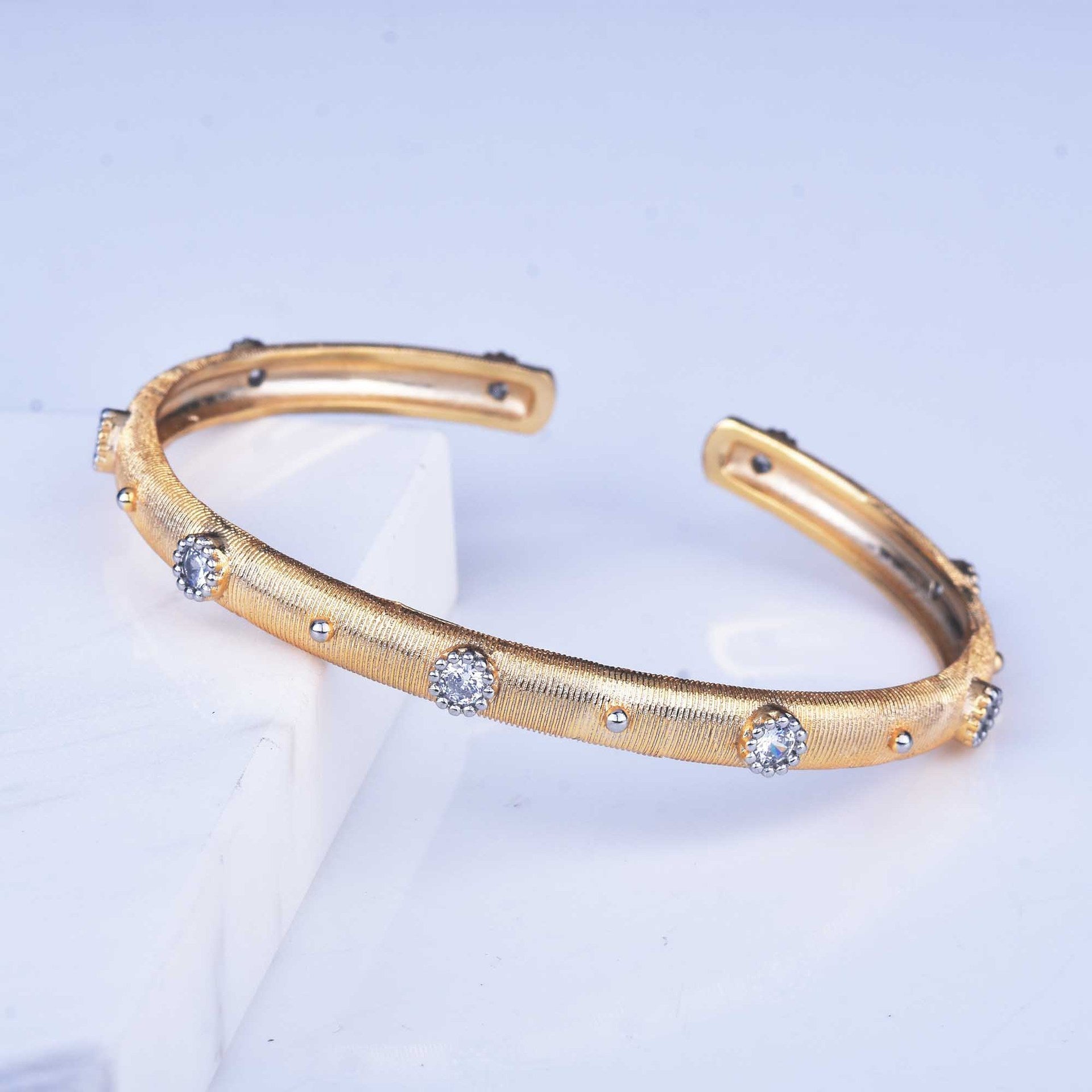 Vintage Brushed Texture Open Cuff Bangle For Women, Gold Tone Clear Tone Simulated Zirconia Star Dot Inlay Light Luxury Daily Commute Hand Jewelry