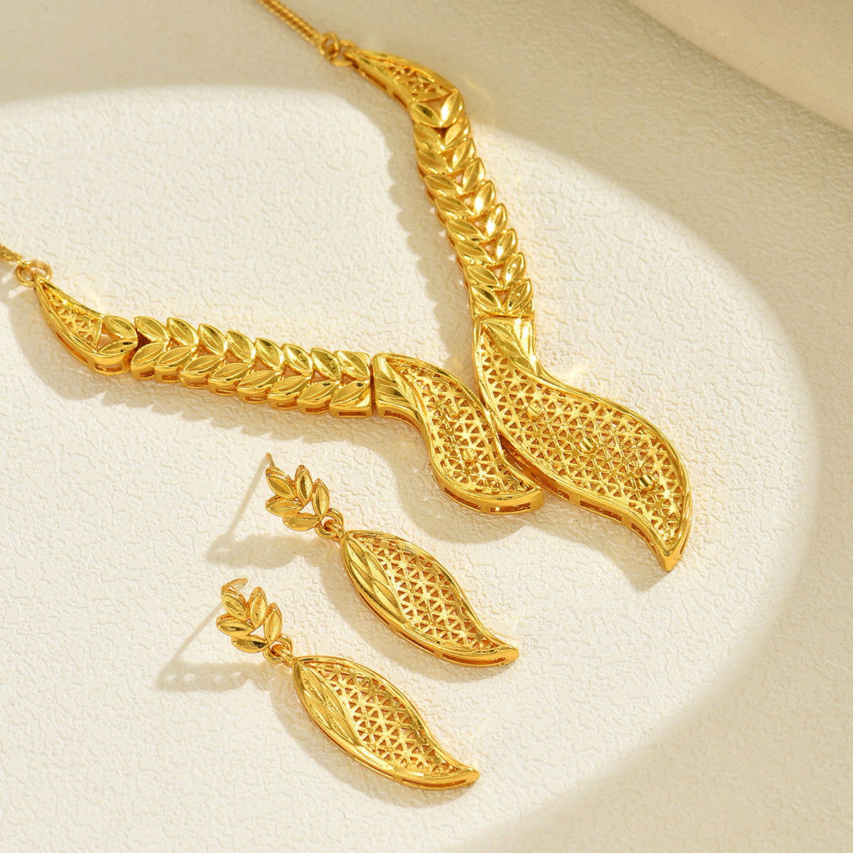 2026 Trendy Bridal Jewelry Set For Women, Niche Openwork Metal Leaf Design, Elegant Matching Pendant Necklace & Stud Earrings For Wedding Occasions