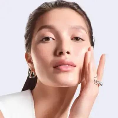 Vichy Daily Moisturizing Cream with SPF50+ - Anti-Aging Face Cream for Sensitive Skin, Hyaluronic Acid & Mineral 89