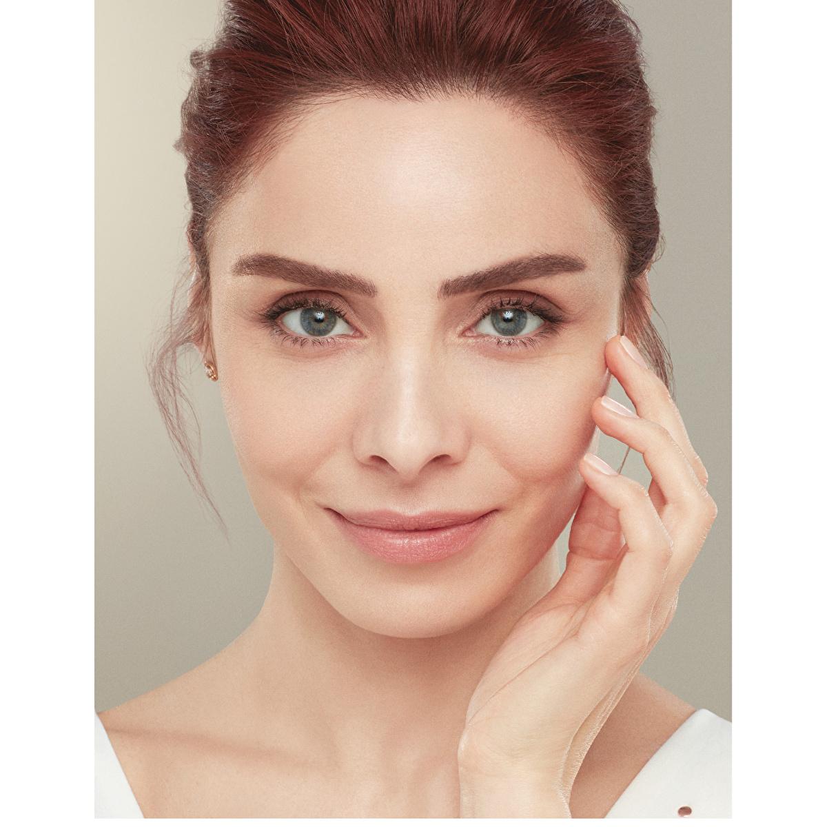 L'Oréal Paris Anti-Wrinkle Cream for Mature Skin - Age Specialist 40+ Firming Moisturizer