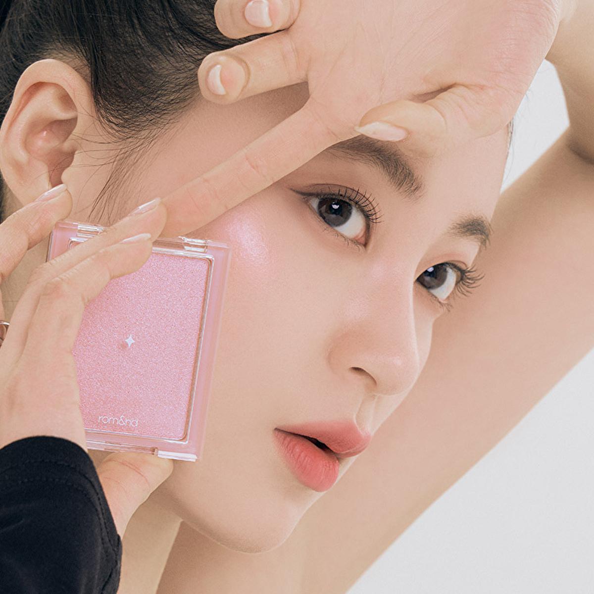 rom&nd See-Through Veillighter Highlighter for Natural Glow - Buildable, Lightweight Makeup