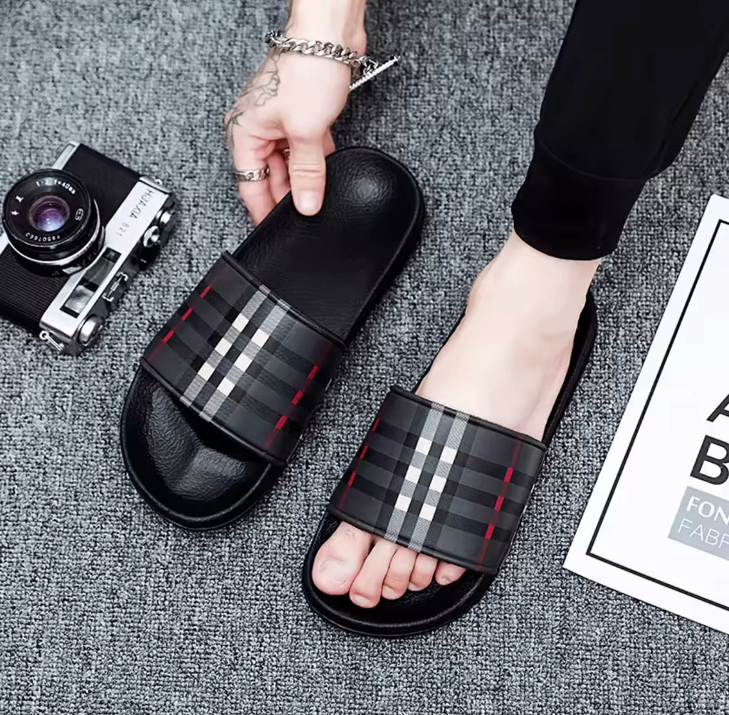 Men’s Lightweight Beach Sandals (Breathable Quick-Dry Slides)