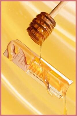 Maybelline Lifter Gloss: Honey Maple Hydrating Lip Gloss - Natural Warm Tone, Plumping Hyaluronic Acid Shine, Non-Sticky Formula