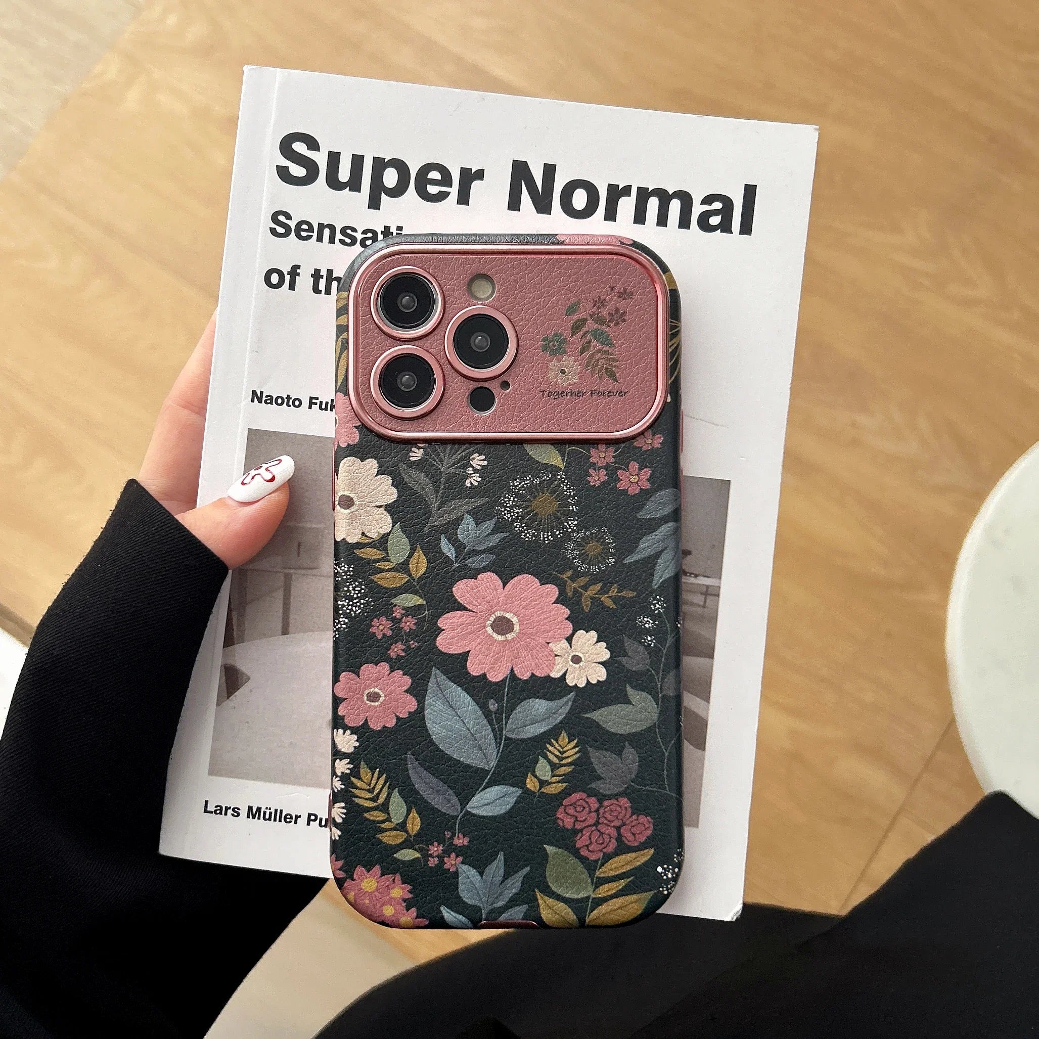 Ins Korean Camellia phone case suitable for iPhone 17 17Promax 16 15 14 13 Promax shock-absorbing strap hanging rope phone case