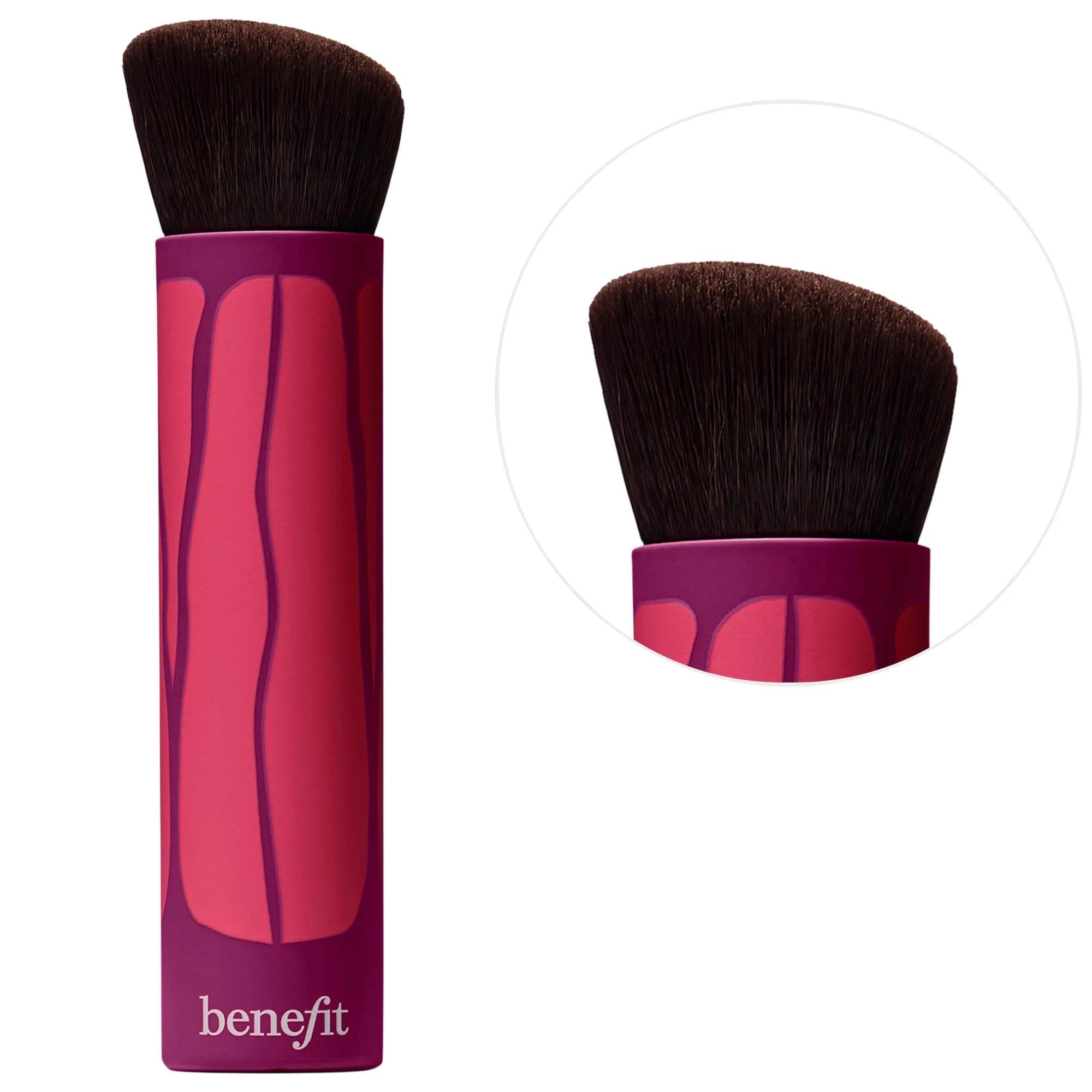 Benefit Cosmetics Hoola WaveMaker Bronzer Brush - Angled Dome Shape for Seamless, Buildable Coverage - Achieve a Natural, Sun-Kissed Glow