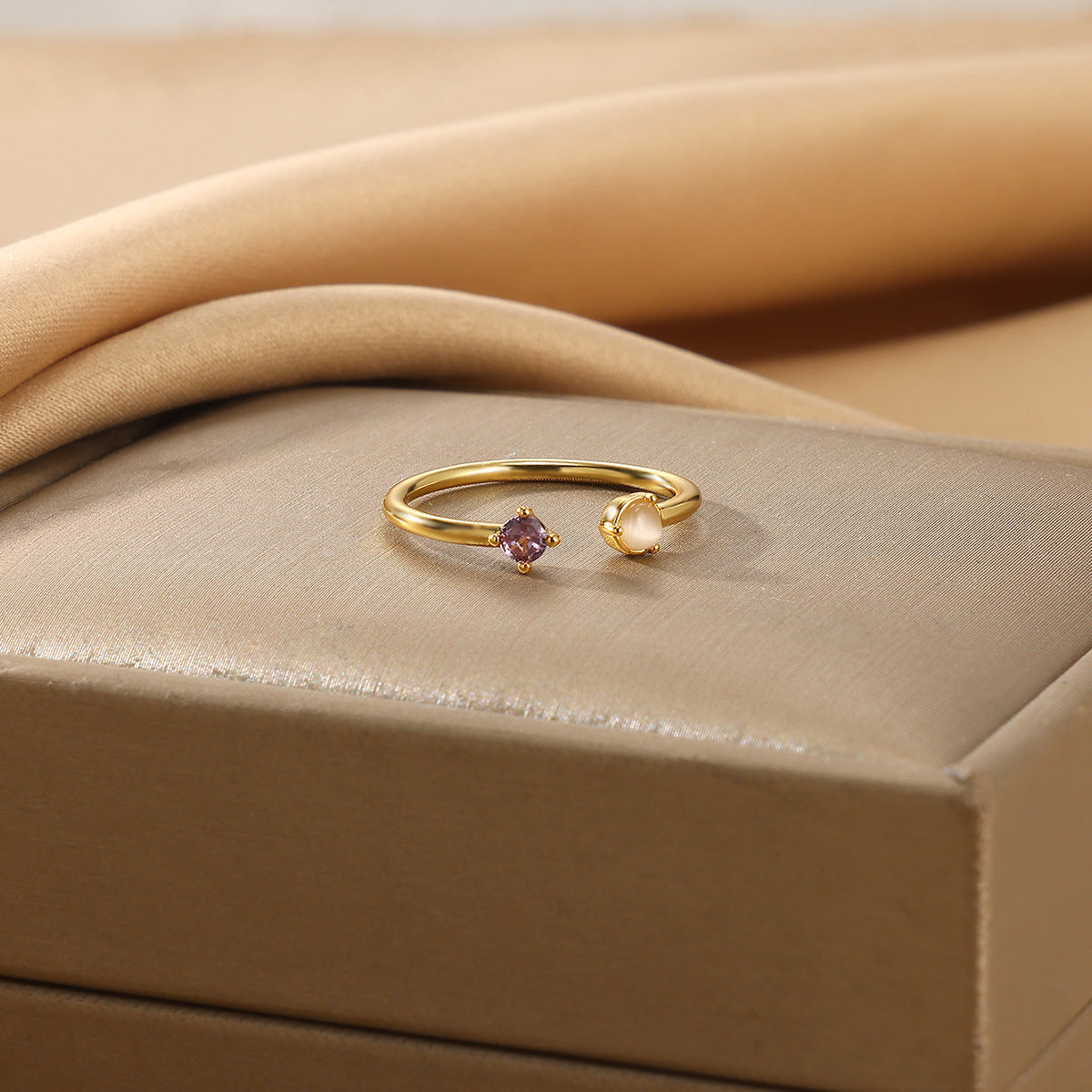 European And American Light-luxury 2-color Birthstone Peach-heart Zircon Stainless Steel 18K Gold-plated Womens Ring