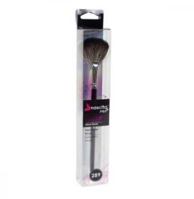 Nascita Makeup Brush for Highlighter Application - Professional Highlighter Brush for Precise Cheekbone, Chin, and Lip Contouring