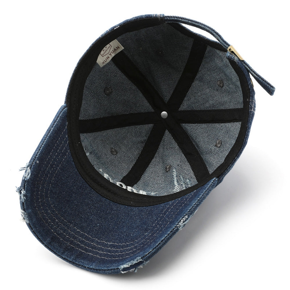 Single-color Embroidered Label With Frayed Edges, Washed And Aged For A Retro And Casual Look. Baseball Cap With Curved Brim, Suitable For Street Entertainment And Travel.