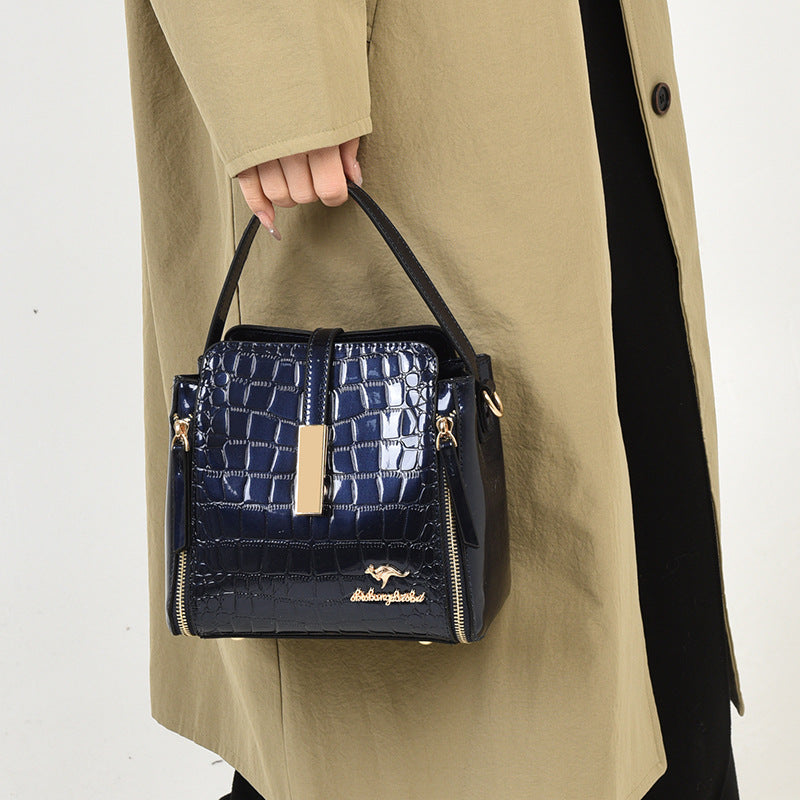 Womens Large-capacity Stylish One-shoulder Crossbody Bag