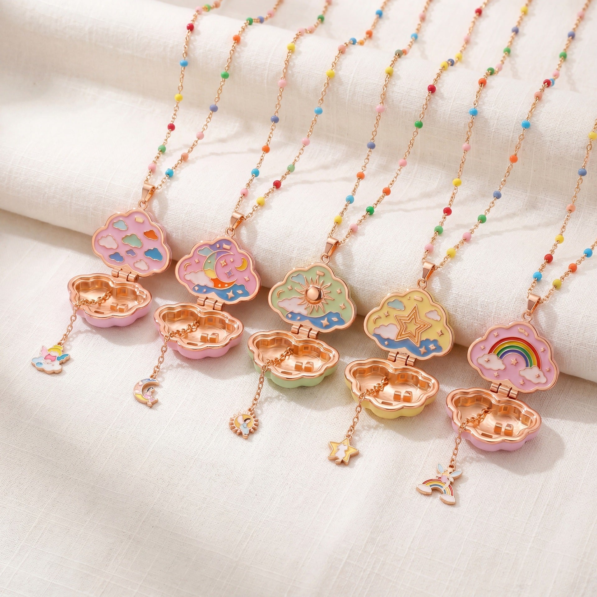 Cloud-shaped Open-and-close Pendant Necklace