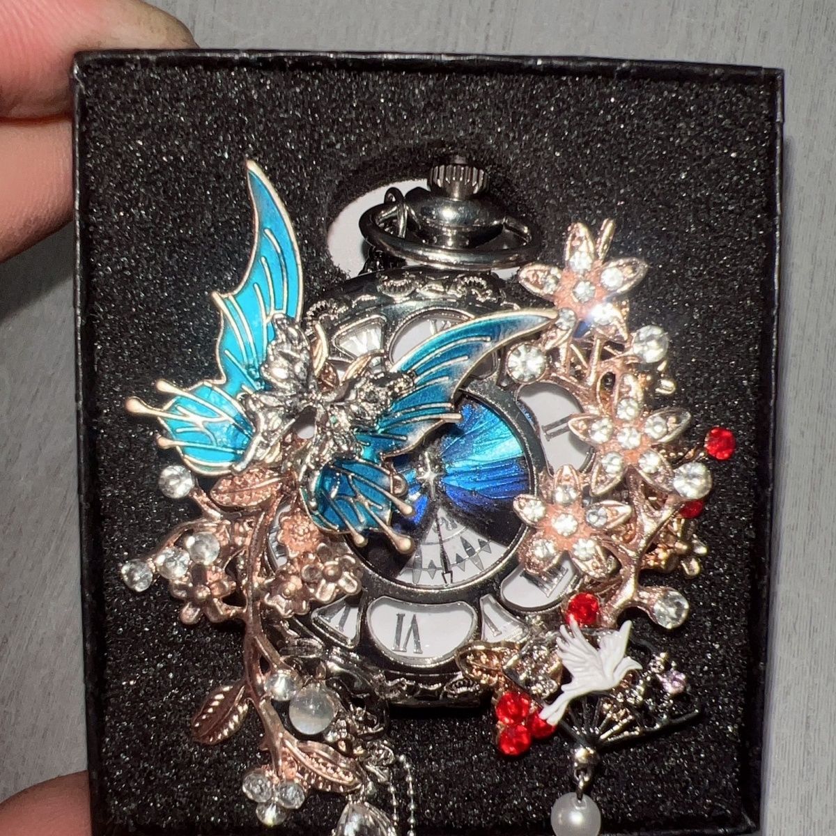 A Customizable Butterfly Gift For A Dazzling New Chinese-style Feather Pocket Watch