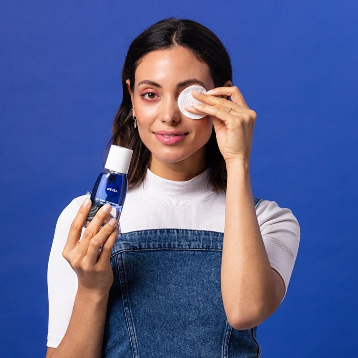 Nivea Eye Makeup Expert: Dual Phase Gentle Eye Makeup Remover - Effectively Removes Waterproof Mascara, Protects Lashes - Biotin Enriched, Silicone & Microplastic Free