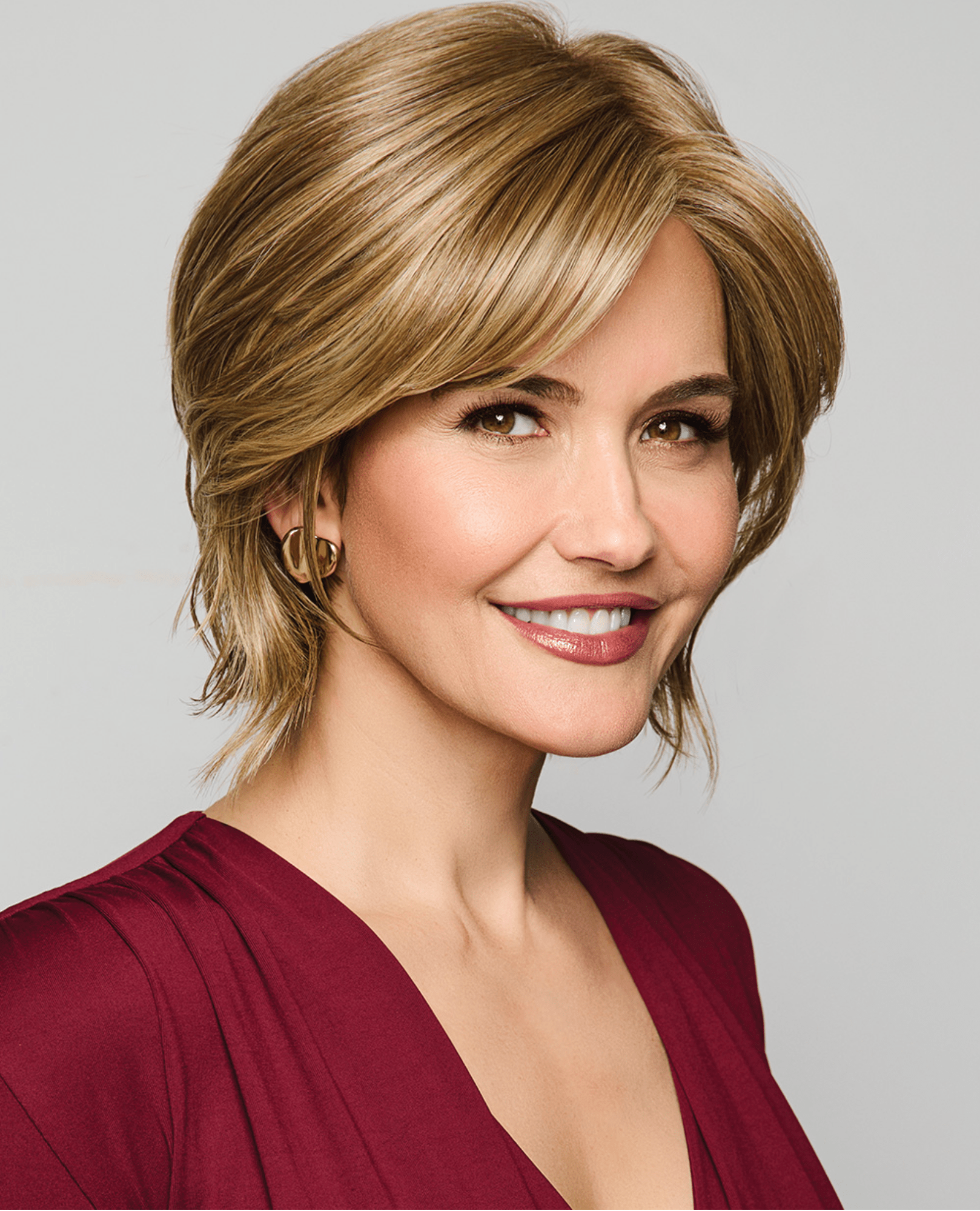 Raquel Welch Main Character Chin-Length Bob Wig, Average Cap, SS9/24 SS Iced Café Latte