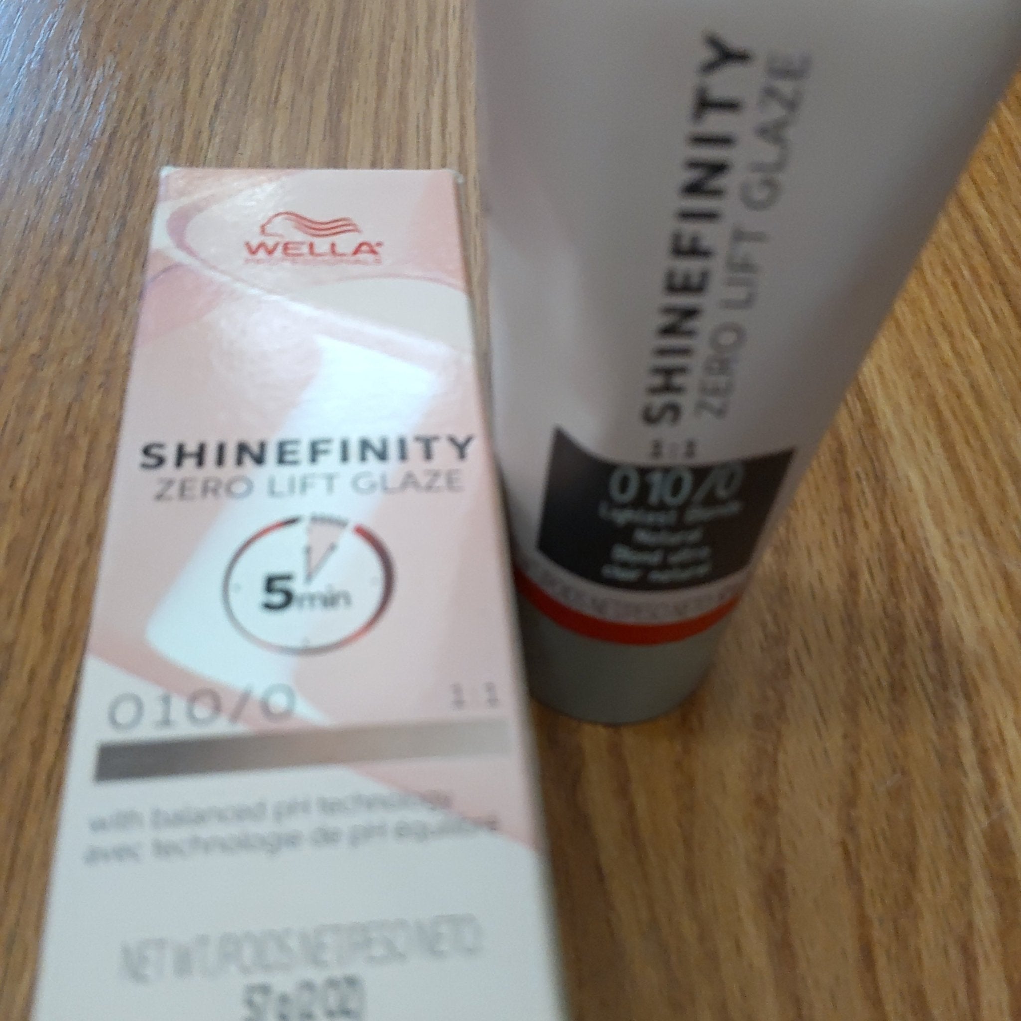Wella Shinefinity Hair Color 010/6, 2 oz